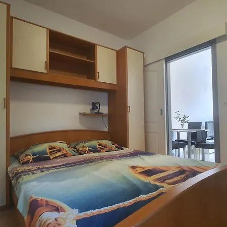 Antonijo * Brodarica (Sibenik-Knin)