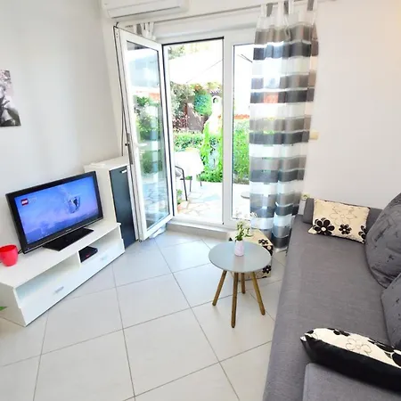 Antonijo Apartment *