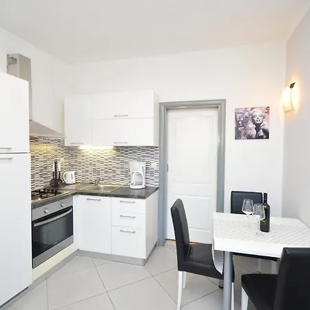 Apartment Antonijo Brodarica (Sibenik-Knin)